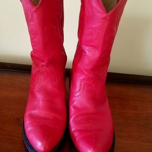 Women's red cowgirl boots